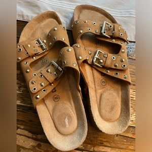 Cushionaire sandal. Size 8. Worn Twice